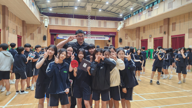 이태현 대한체육회 이사(前 천하장사)가 18일 광평중학교에서 
