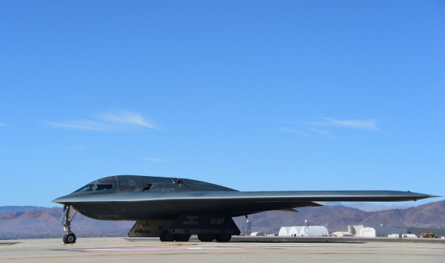 벙커버스터를 탑재할 수 있는 기종으로 알려진 B-2 스텔스 폭격기의 모습. AFP 연합뉴스