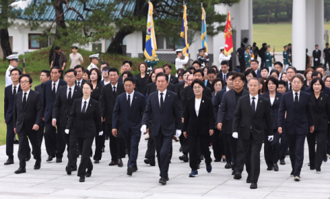 與, 차기 당권 경쟁 과열?…일극체제 해소 여파