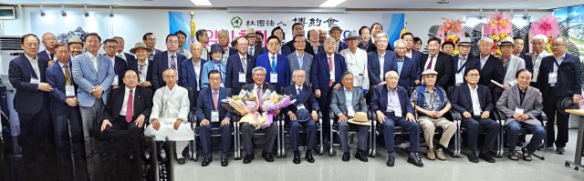 김종길 학봉종손이 19일 서울 안동빌딩 대회의실에서 열린 박약회 임시총회에서 회장으로 취임했다. 사진 이진구 전 안동문화회관장 제공