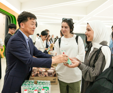 '태어난 김에 A+ 받자!'…간식으로 응원한 영진 도서관의 센스