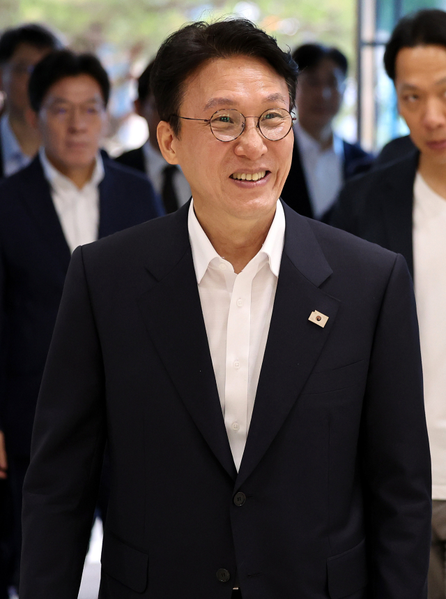 김민석 국무총리 후보자가 20일 대구 수성구 대구디지털혁신진흥원에서 열린