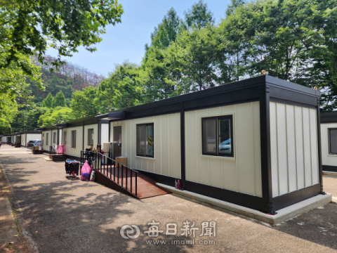 청송 산불 이재민 조립주택 90% 설치…전원 입주 '초읽기'
