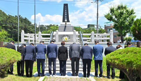 대구 달성군의회, 6·25 참전용사 기념비 참배
