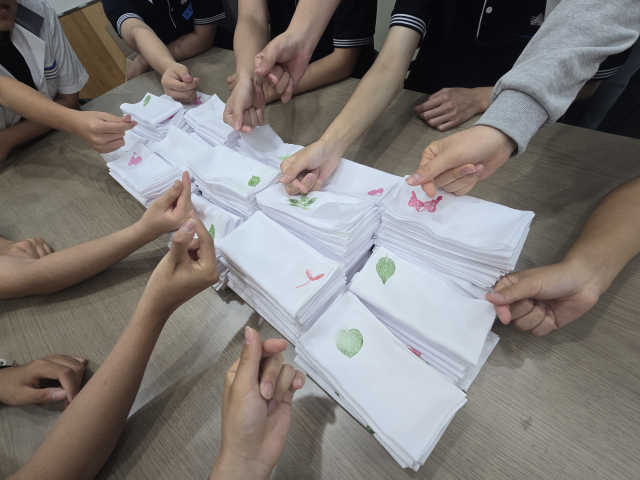 경북고등학교는 환경의 달을 맞아 학생과 교직원이 함께한
