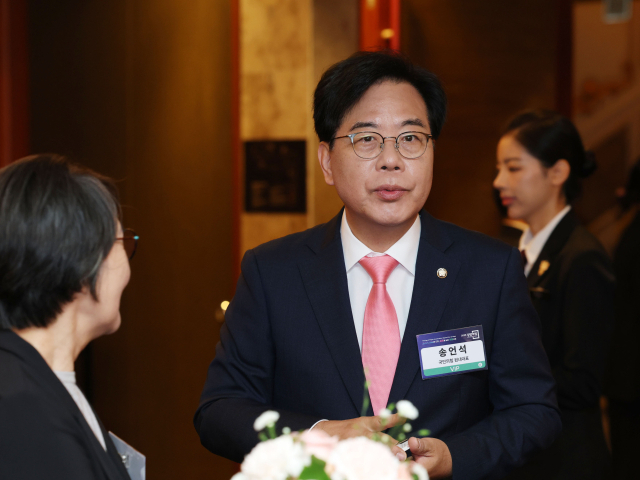 국민의힘 송언석 원내대표가 25일 서울 중구 롯데호텔에서 열린 