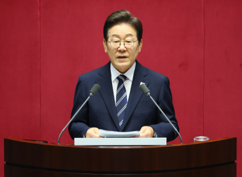 李 대통령 국정지지율 '잘한다' 59.7%… 민주 50.6%·국힘 30.0%