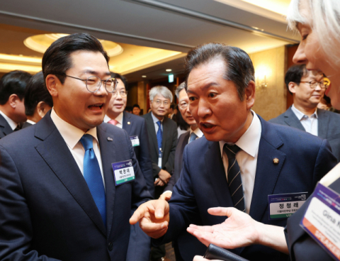 이재명·박찬대는 FC민주당 감독·코치? 