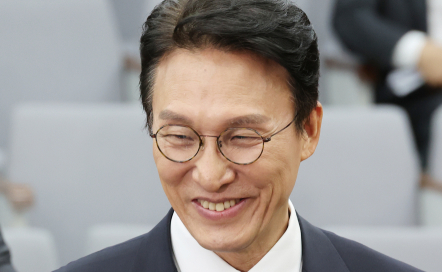 與 