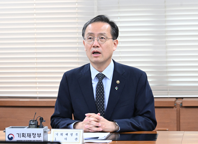 이형일 기획재정부 장관 직무대행 1차관이 27일 서울 종로구 정부서울청사에서 열린 