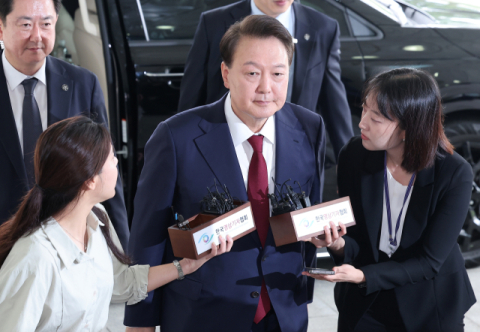 尹, 10시 14분부터 조사 시작…대리인단 