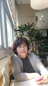 2025 매일시니어문학상 수필 부문 당선자 박미자 님.