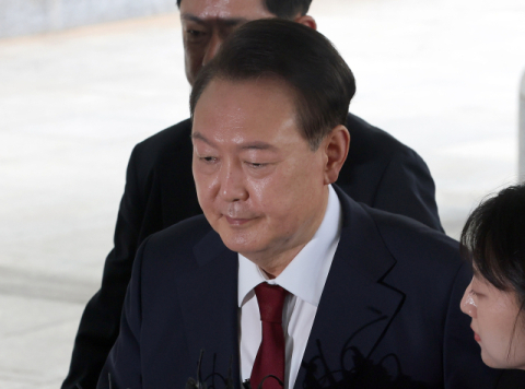 특검, 저녁 식사 후 尹 조사 재개…추가 소환할 듯