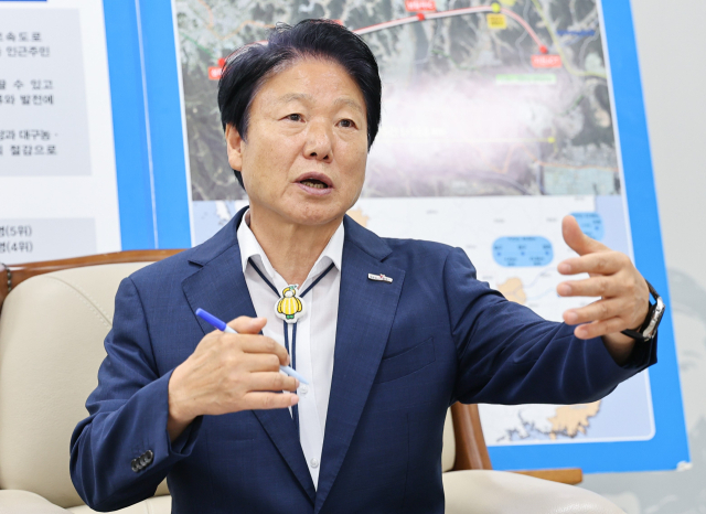 이병환 성주군수가 민선8기 3년의 성과와 향후 군정 추진 계획을 설명하고 있다. 성주군 제공