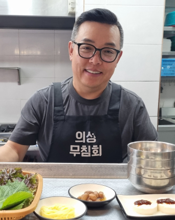 1천만원 들여 2년째 청소년 야구대회 개최한 무침회골목 사장님
