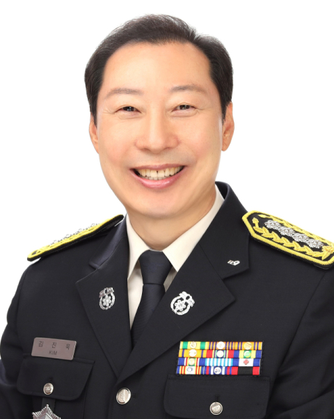 김진욱 신임 영천소방서장.