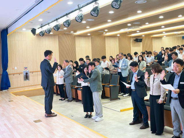 경상북도 구미교육지원청은 1일 구미교육지원청 1층 다목적강당에서 반부패 청렴·직장 내 괴롭힘 금지 서약식를 실시했다. 구미교육지원청 제공