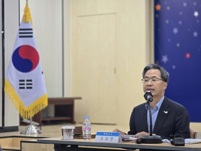오도창 영양군수가 2일 군청 대회의실에서 민선8기 3주년 언론관계자 간담회를 열고 지난 3년 간의 사업에 대해 설명하고 있다. 김영진 기자
