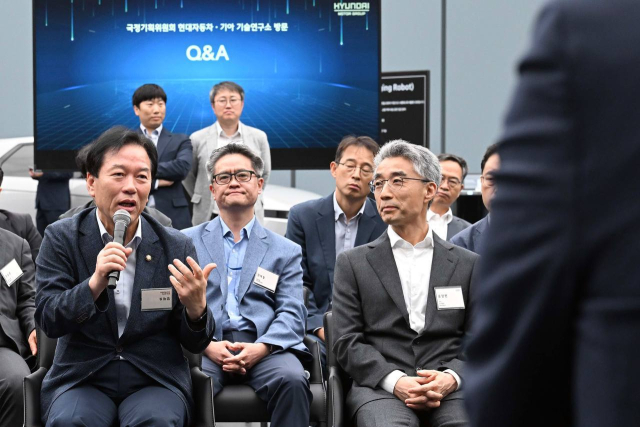 대통령 직속 국정기획위원회는 2일 현대차그룹 남양연구소를 방문, 자율주행 산업의 글로벌 기술 주도권 확보를 위해 현대자동차그룹과 전략적 협업 방안을 논의했다. 2025.7.2. 국정기획위 제공