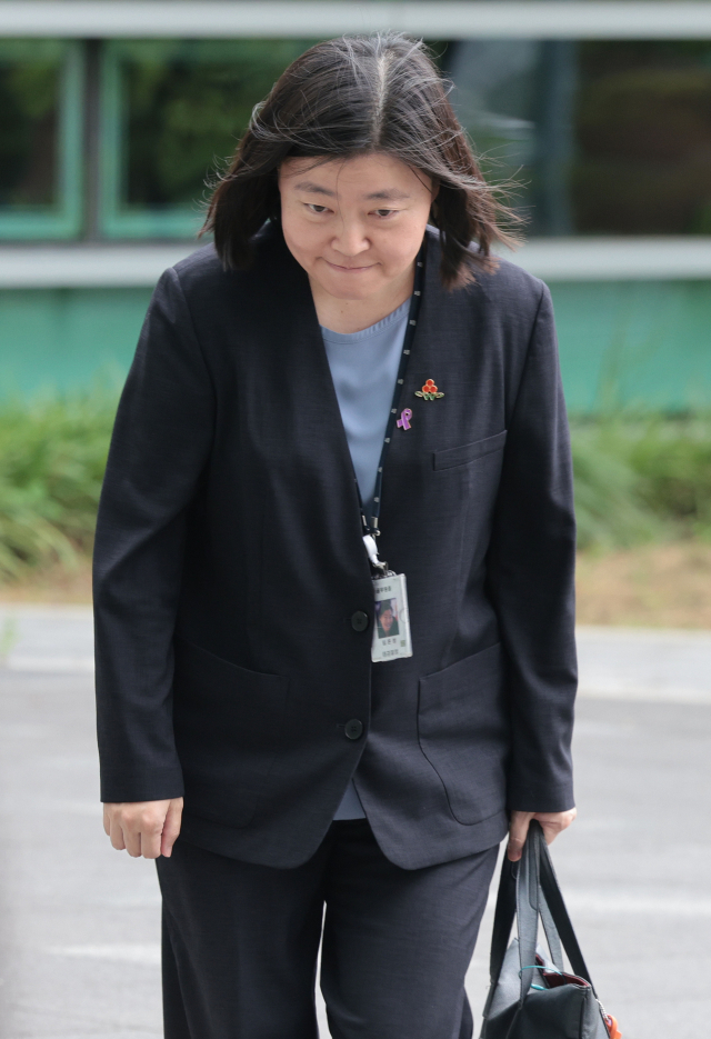 임은정 신임 서울동부지검장이 4일 서울 송파구 서울동부지방검찰청으로 출근하고 있다. 연합뉴스