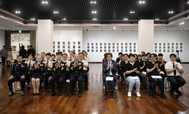 계명대 사진영상미디어과는 대구 중부소방서 소속 소방관을 기록한 인물사진 전시회 열었다. 계명대 제공
