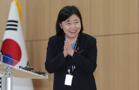 임은정, 첫 출근 