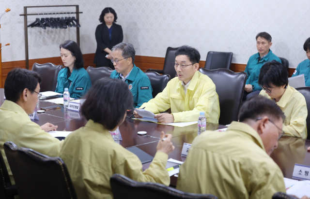윤창렬 국무조정실장이 4일 정부서울청사에서
