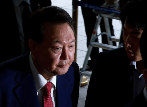 尹 고검 현관 통해 2차 출석···티타임 없이 조사 시작