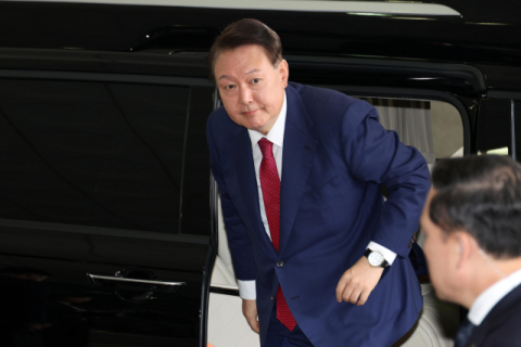 尹 전 대통령 특검 조사, 오후 6시 34분 종료... 조서 열람 중