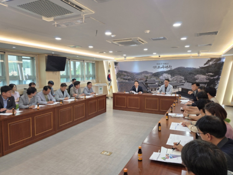 법률전문가, 시의회, 시민사회 
