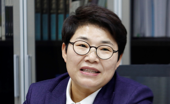 첫 여성 기재위원장 임이자 