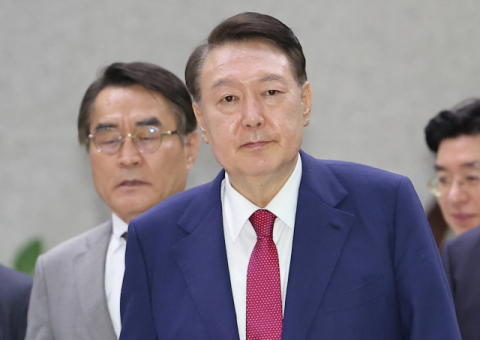 내란특검, 尹 구속영장 청구… 尹측 