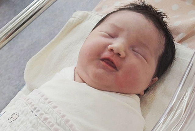 김민정아가