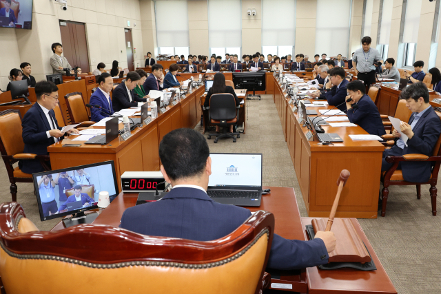 지난 1일 국회 행정안전위원회 전체회의에서 2025년도 제2회 추가경정예산안이 통과되고 있다. 연합뉴스