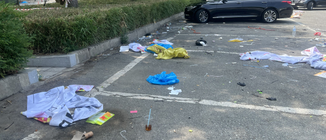 반복되는 치맥 축제 후 쓰레기 몸살 '짜증 폭발'