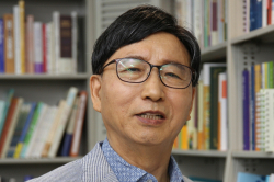 [한 페이지] 집필 기간 13년…마부작침 자세로 펴낸 '사자성어큰사전'