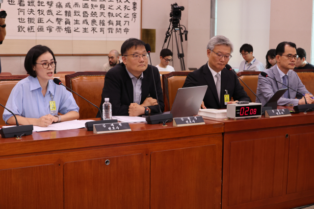 9일 국회 법제사법위원회 전체회의에서 열린 검찰개혁 법안 관련 공청회에서 김예원 변호사가 법안에 대한 의견을 진술하고 있다. 연합뉴스