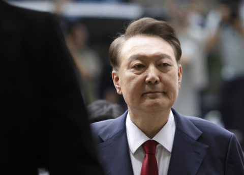 尹 구속영장심사 1시간 휴정…저녁식사 후 오후 8시 재개
