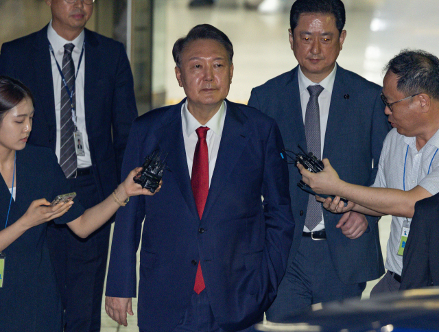 尹 재구속에 민주 