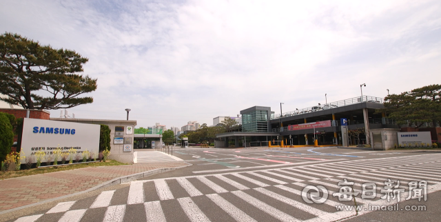 스마트폰 글로벌 생산 거점인 삼성전자 스마트시티(구미2사업장) 정문 모습. 매일신문DB