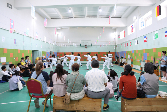 대구대 해외봉사단, 몽골 울란바토르 63번 학교 태권도 시연 사진. 대구대 제공