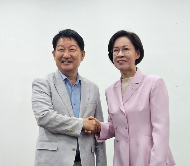 권영진, 국힘 대구시당위원장 후보 사퇴…이인선 추대