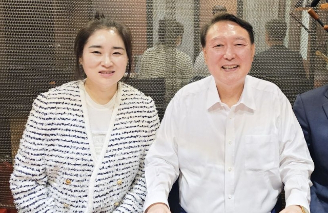 김계리 변호사와 윤석열 전 대통령. 김계리 페이스북