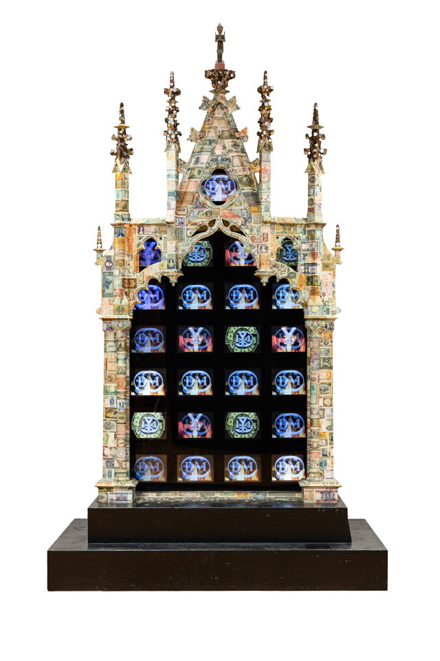 백남준, 나의 파우스트-경제학, 1992, Mixed Media, 311x192x107cm