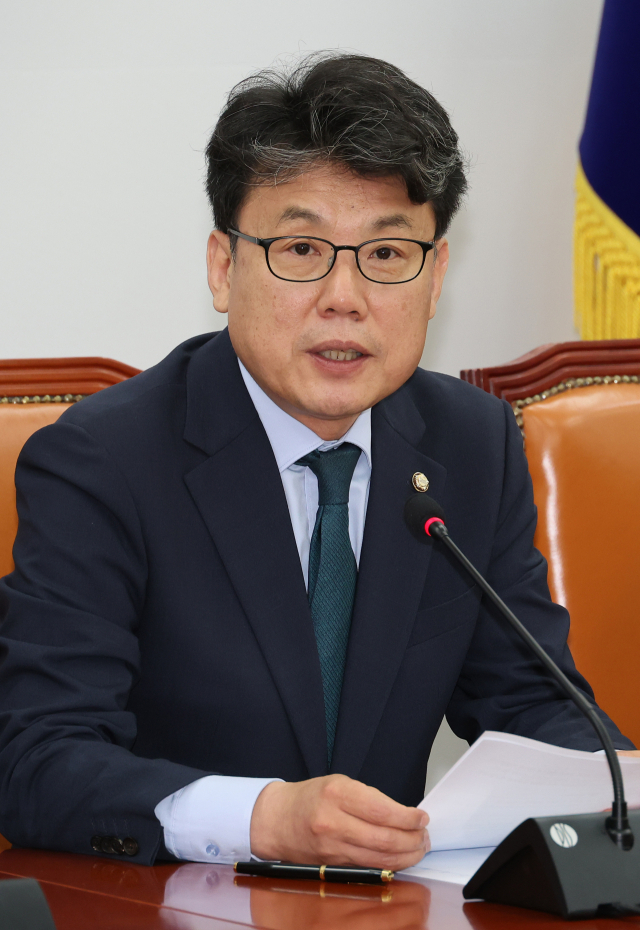 與 진성준 