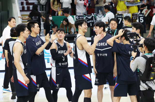 한국 남자농구 대표팀, 日 연거푸 격파