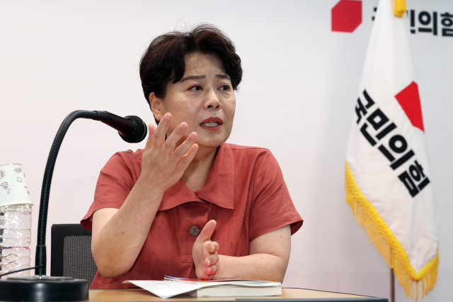 재출범 국힘 혁신위 연일 파열음