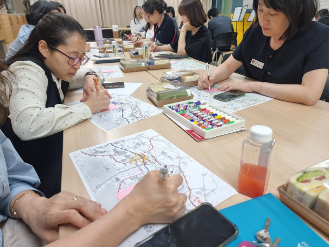 대구동부교육지원청은 다양한 장학지도 활동을 통해 학교의 변화와 성장을 지원하고 있다. 교사들이 