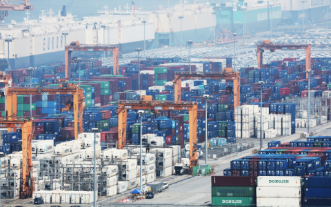 미국행 해상운송비 일제 상승…동부 23.3%↑·서부 16.6%↑
