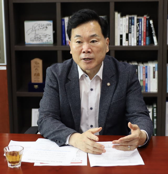 김승수 국민의힘 의원(대구 북구을)이 14일 국회의원 회관에서 매일신문과 인터뷰를 가졌다. 김승수의원실 제공